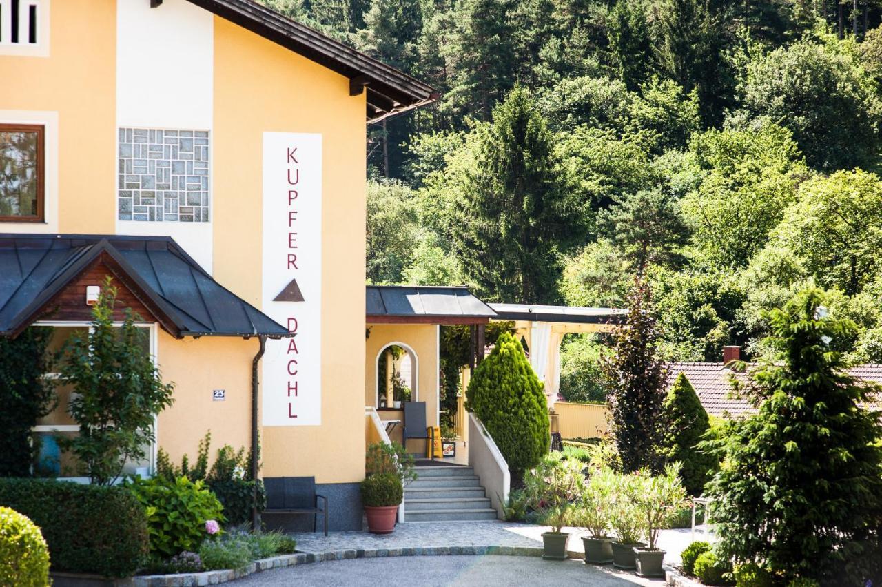 Kupfer-Dachl Hotel Katzelsdorf Exterior photo